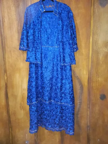 Conjunto de vestido e colete de festa