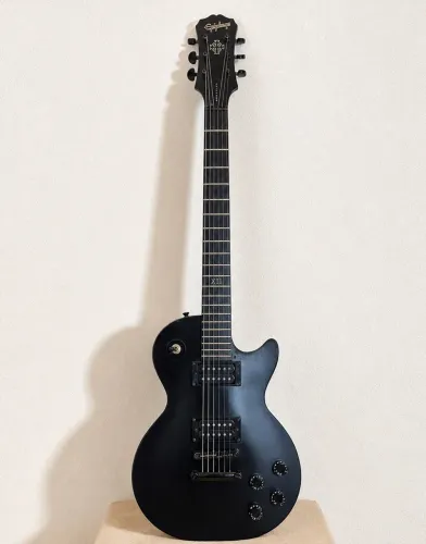 Guitarra Epiphone Lespaul Gothic Studio