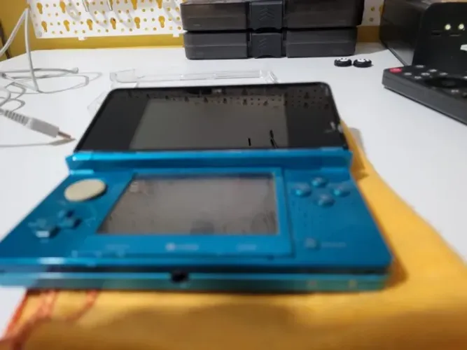 Nintendo 3DS old d.e.s.t.r.a.v.a.d.o - Cor Verde + Base Carregadora e Jogos