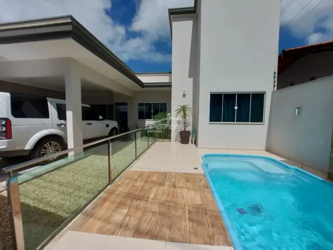 Casa com piscina disponível para locação em Gravatá, Penha/SC (Cod. 22413)