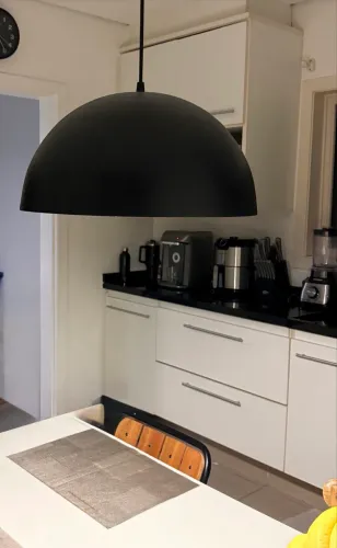 Lustre Pendente Preto Meia Lua com LED