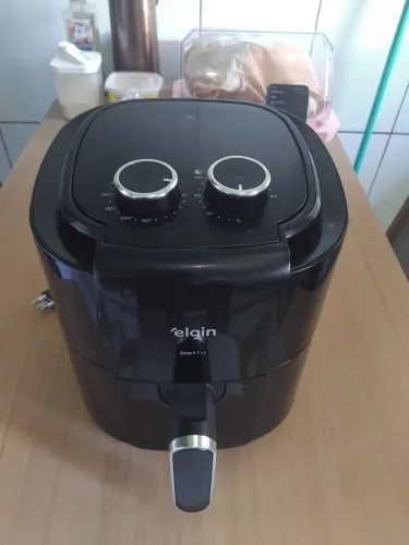 Vende-Se Fritadeira Elétrica Air Fryer Elgin Start Fry 3,5l Cor Preto