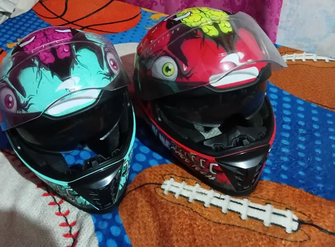 2 CAPACETES RACETEK