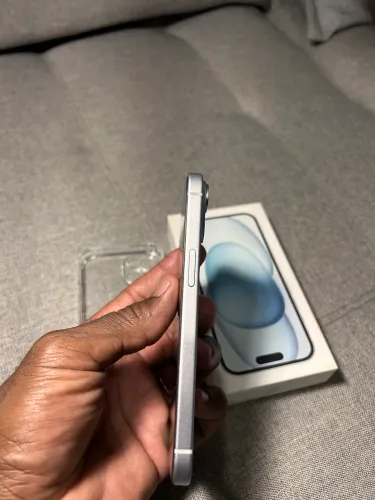 iPhone 15 128 - bateria 87%