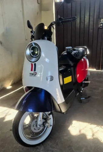Scooter Elétrica Retrô Yiwu França 500W - 2025