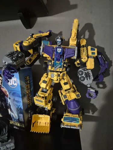 Devastador Transformers G2