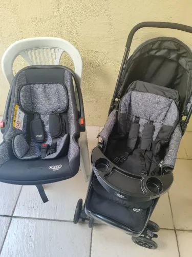 Carrinho de bebê Cosco + Bebê conforto - Travel System - Reverse