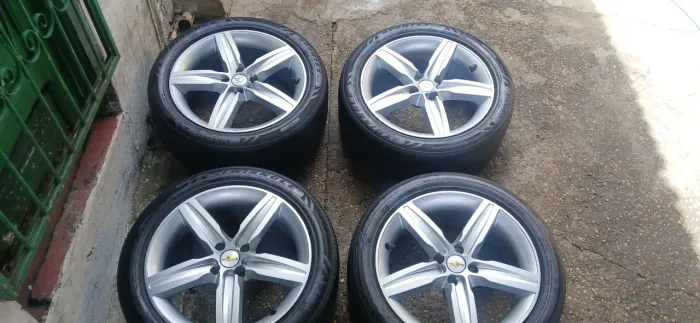 Rodas Aro 17 215/50 tala 8 (polegadas)