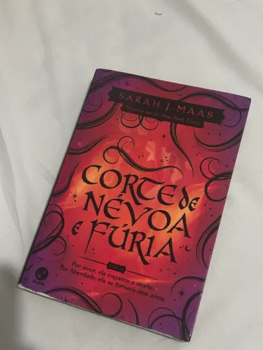 Corte de Névoa e Fúria - Livro 2 em capa antiga, usado