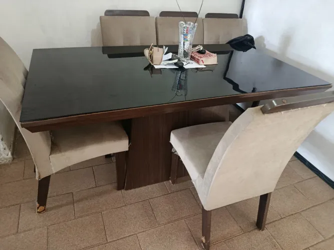Mesa de 6 cadeiras