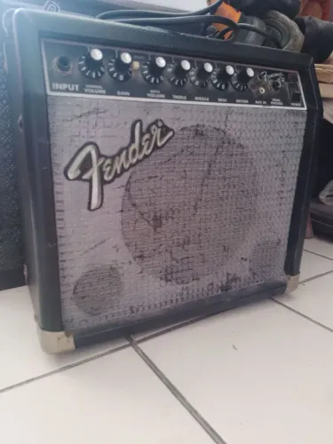Amplificador Fender Frontman 15 R