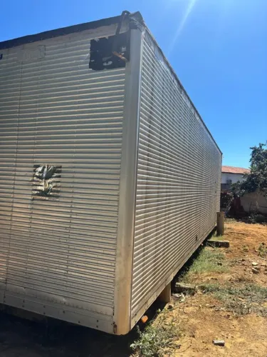 Baú de Carreta 10m Padrão Cabideiro, Assoalho Naval, Porta Lateral