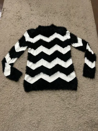 Blusa feminina branco e preto - tamanho único