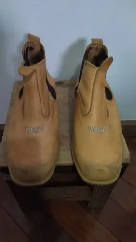 bota wrangler infantil número 32
