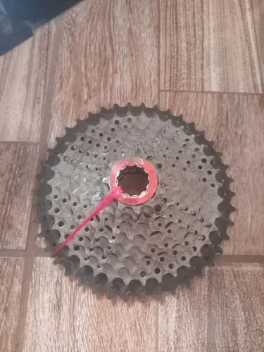 Cassete k7 9v + passador shimano altus