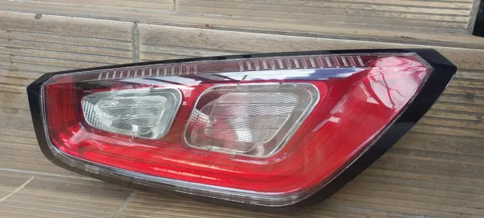 Lanterna Fiat Punto 2013/16 original lado esquerdo.