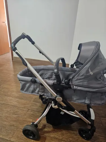 Carrinho Kiddo Travel System + Bebê Conforto + Base Veicular