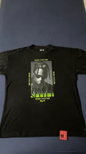 Camiseta Travis Rj7
