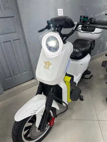 Scooter elétrica Angie ag08