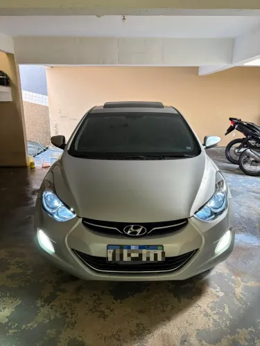 Hyundai Elantra GLS 1.8 16V Aut. 2012