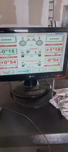 Equipamento de alinhamento automotivo computadorizado KMC6000