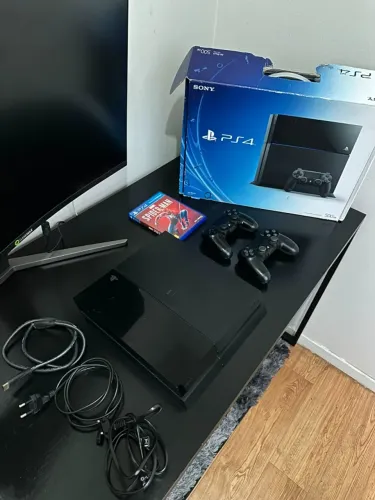 PS4 Completo com 2 Controles + Spider-Man | Aceito Propostas