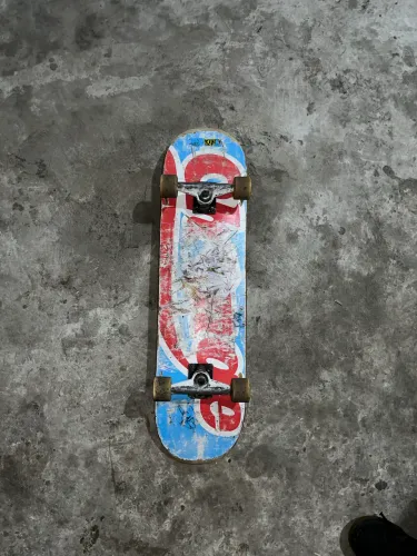 Vendo skate profissional completo
