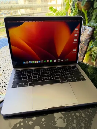 Macbook Pro A1706 Touchbar - bateria com 2 ciclos