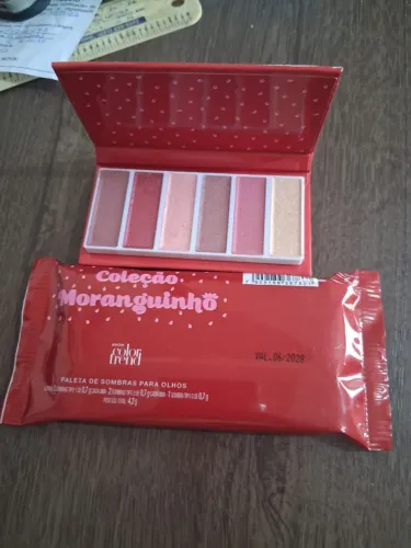 Paleta com 6 sombras para olhos coleção Moranguinho Avon colortrend novo por R$ 30,00 cada