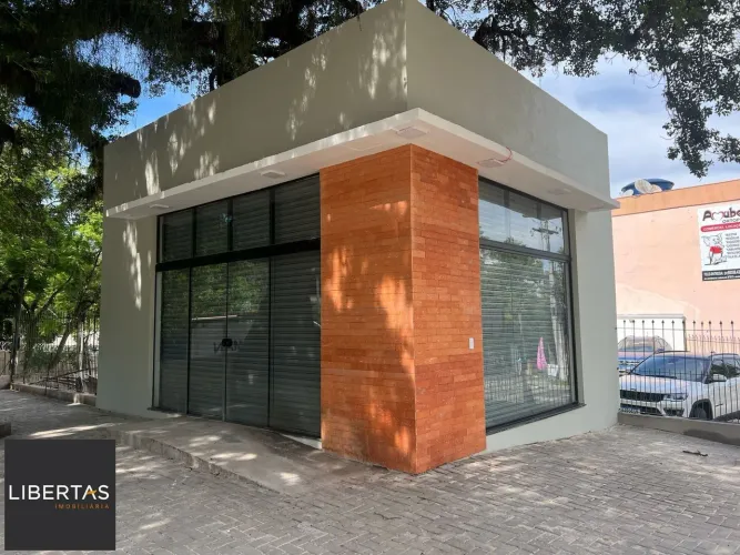 Excelente oportunidade de loja, localização privilegiada na Avenida Antônio de C