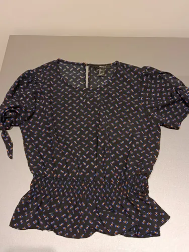 blusa feminina forever 21 estampada com lastex na cintura (estilo peplum)