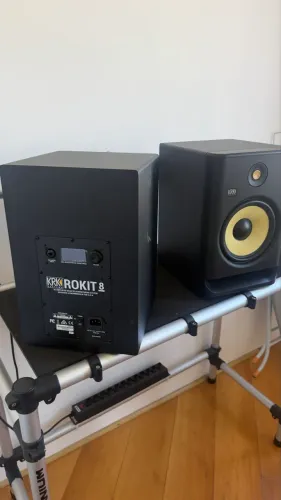 Monitores Krk Rokit 8