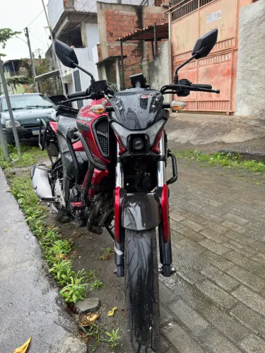 Vendo moto fz 15 fazer abs . Moto de mulher pouco usada só para ir a trabalho e voltar?