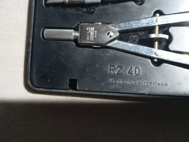 Estojo de compasso técnico vintage marca Suissa wild heerbruggue mod rz40