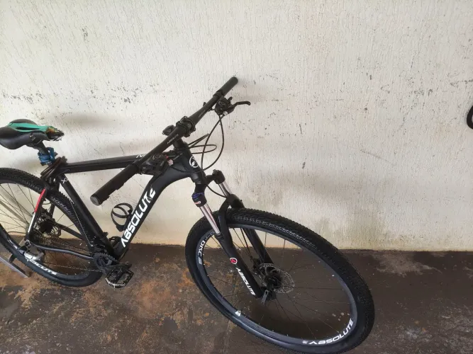 Vendo bicicleta absolute 29 quadro 18.