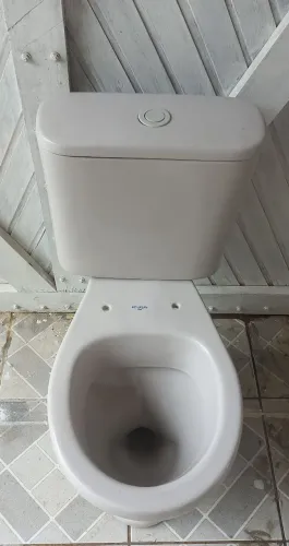 Vaso sanitário com caixa ,completo 