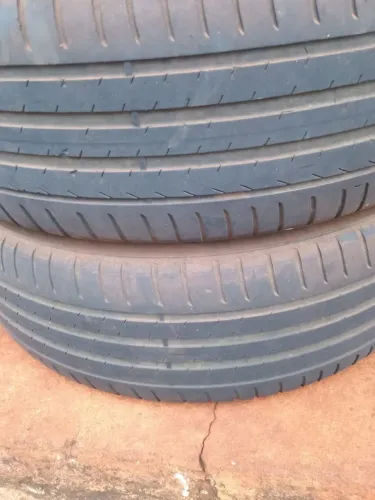 Vende-se pneus Pneu 225/60/18