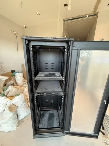 Rack Piso 40u 570 P/ Acessorio Intelbras/outros 19polegadas