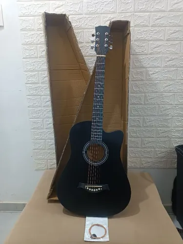 Violão Preto Novo p/ Iniciantes - Cordas de Aço (Palheta e kit de cordas extras de brinde)