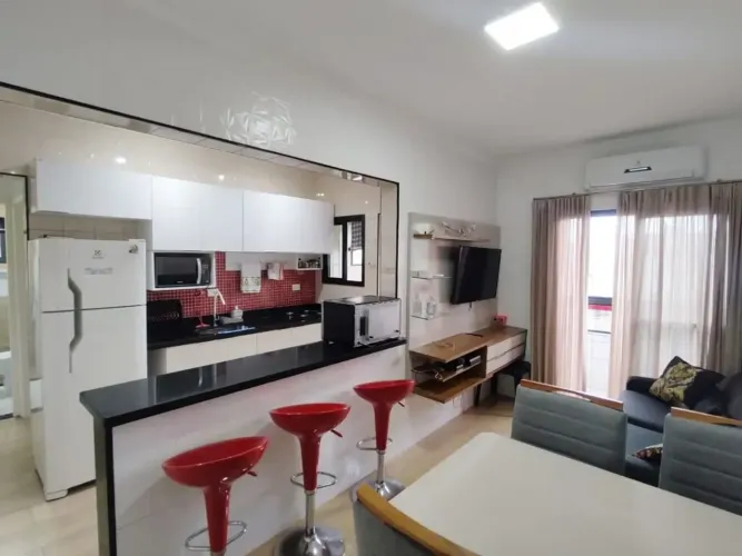 Apartamento Mobiliado, com varanda, cozinha americana, 1 quarto em Tupi - Praia Grande - S