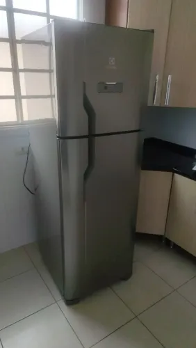 Geladeira Eletrolux 371L
