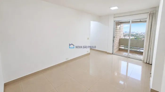 Apartamento 2 dormitórios, sacada e 1 vaga próximo ao Metrô Jabaquara