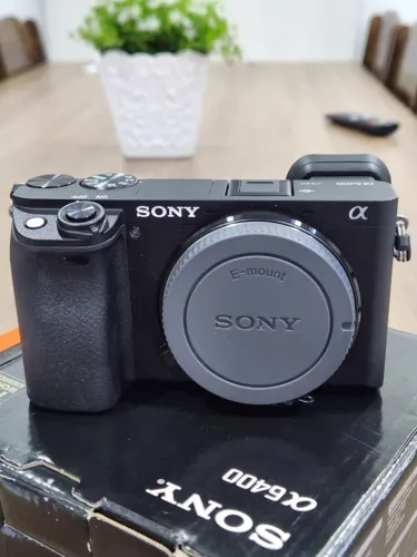 Câmera Sony Alpha 6400 Mirrorless 4K