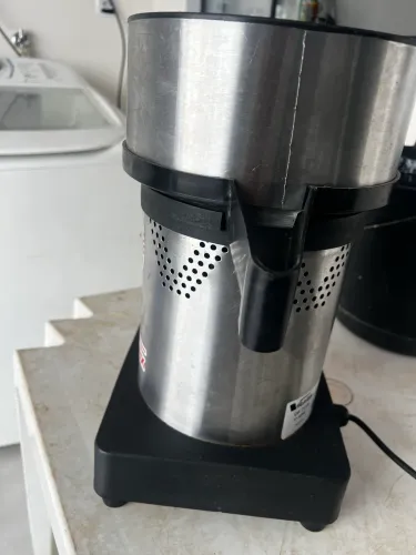 Vende-se extrator de suco