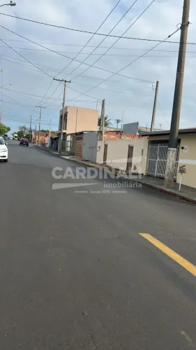 TERRENO À VENDA !