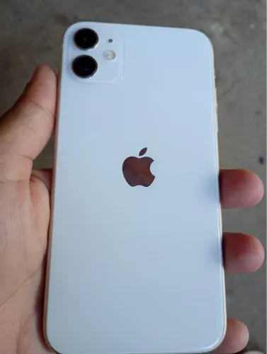 Vendo um iPhone 11
