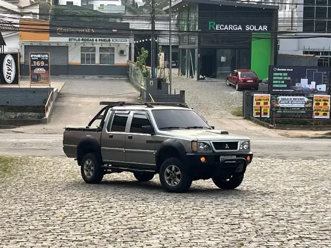 Mitsubishi L200 GLS 2.5 4X4 CD Diesel 2003