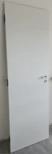 Porta lisa branca interna 70cmx210cm com batente, moldura e chave removível