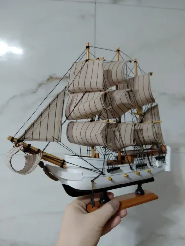 Navio de madeira veleiro miniatura nova