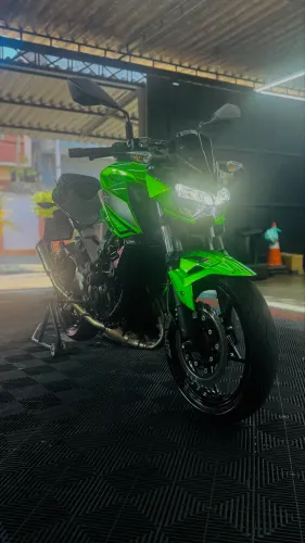 Kawasaki Z400 2023 | Impecável | Muitos acessórios
